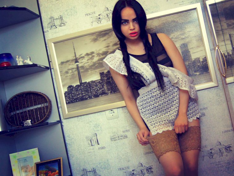 18Alina's profile - Image n°0