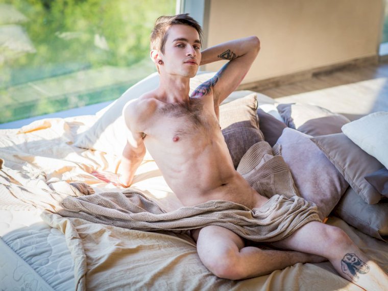 a0HotAndNaughty's profile - Image n°0