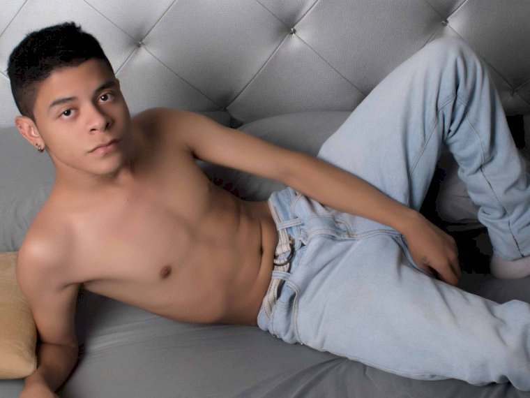 AaronBarton's profile - Image n°0