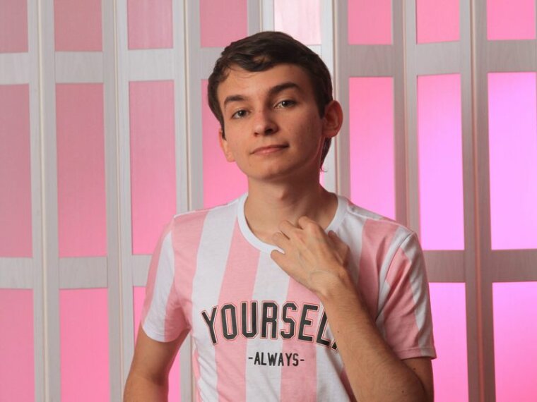 aarondaniels's profile - Image n°0