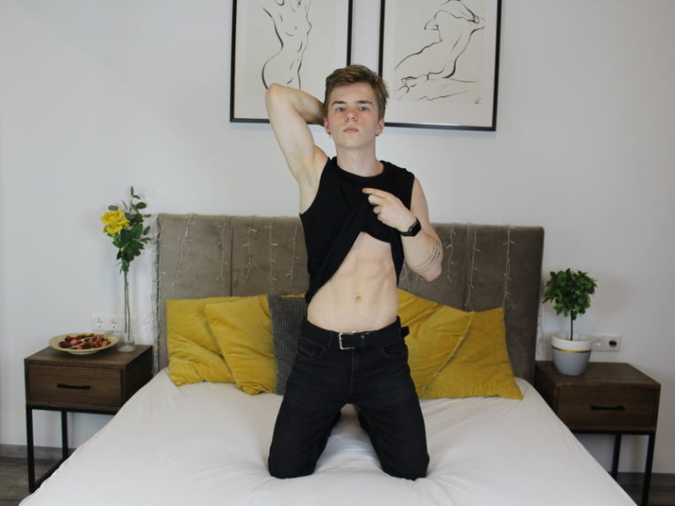 AaronRolf's profile - Image n°0