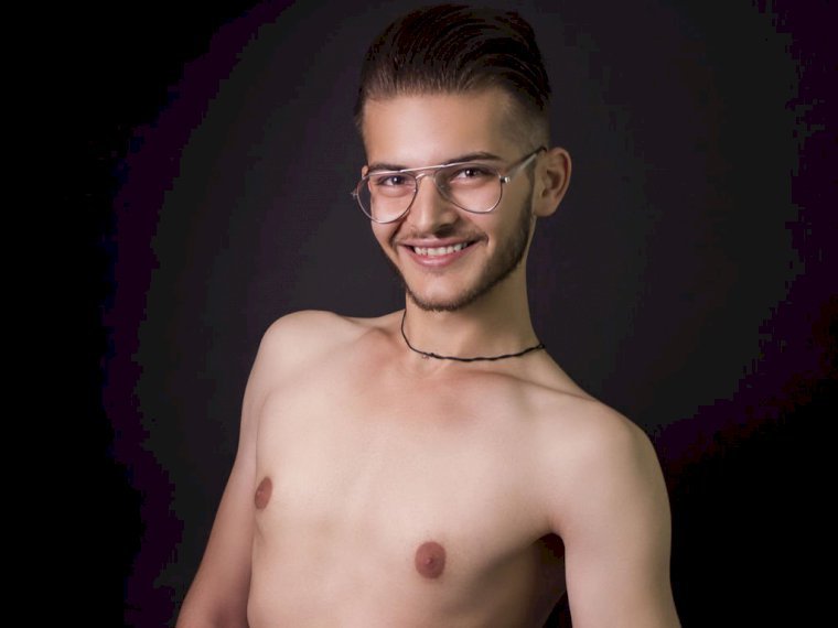 AbelAmavi's profile - Image n°1