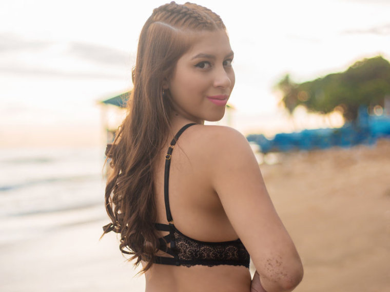 AbrilLopez's profile - Image n°0
