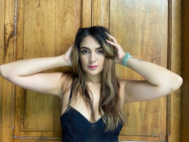 AbrilRosie's profile - Image n°0