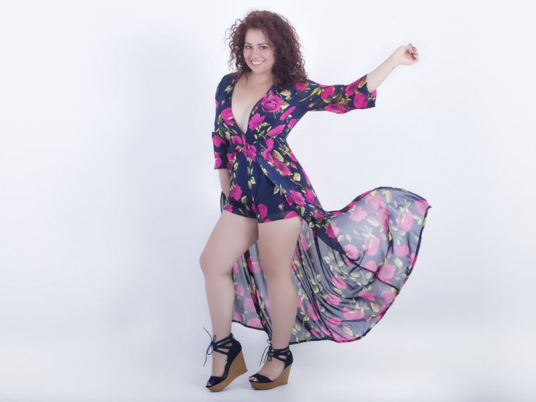 AbrilRussell's profile - Image n°1