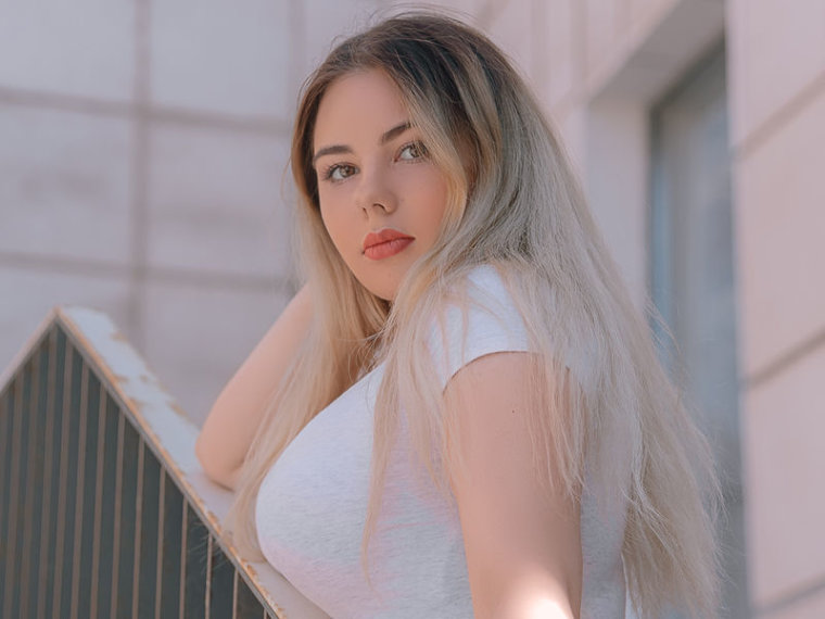 AdaCarrie's profile - Image n°0