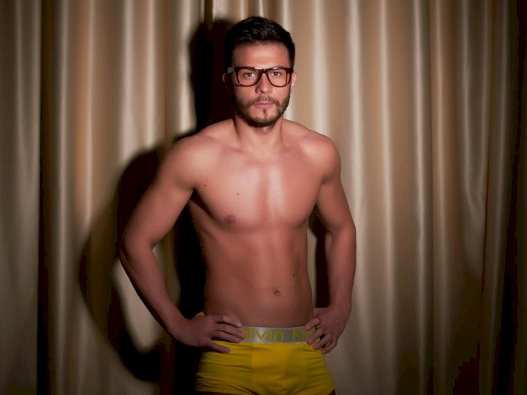 AdamDiamond's profile - Image n°1