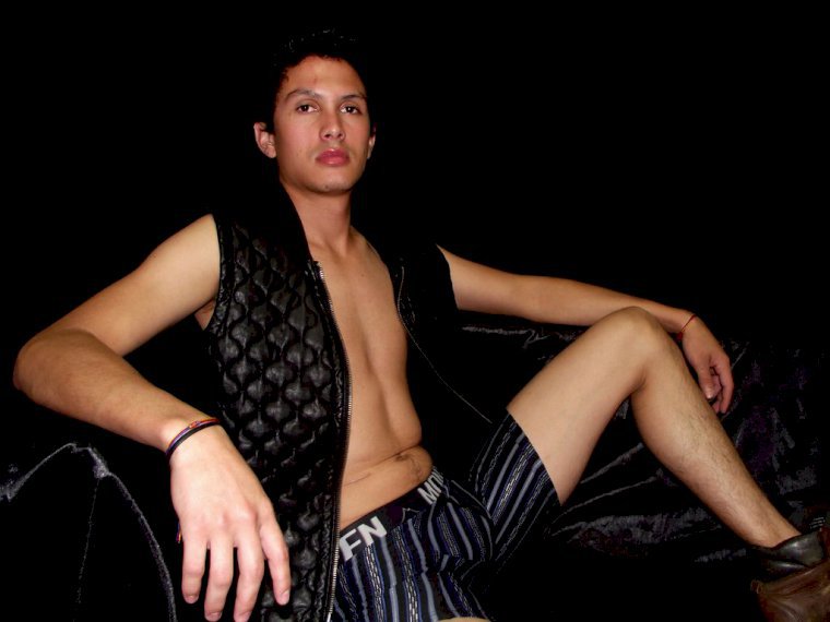 ADAMGUYCUTE's profile - Image n°0