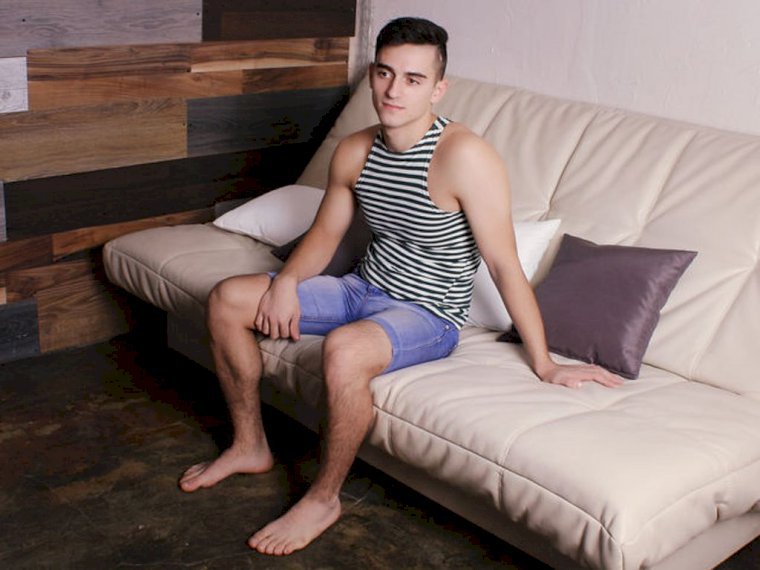 AdamHardDick's profile - Image n°0