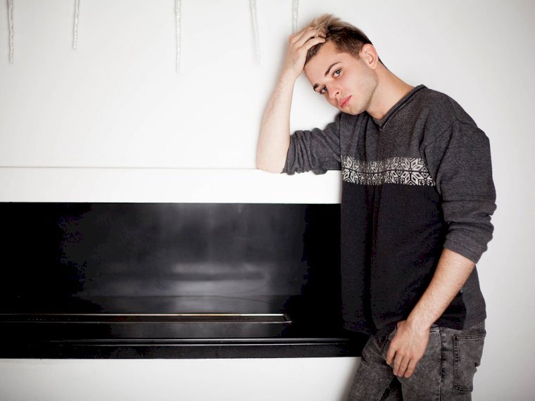 AdamHarris's profile - Image n°1