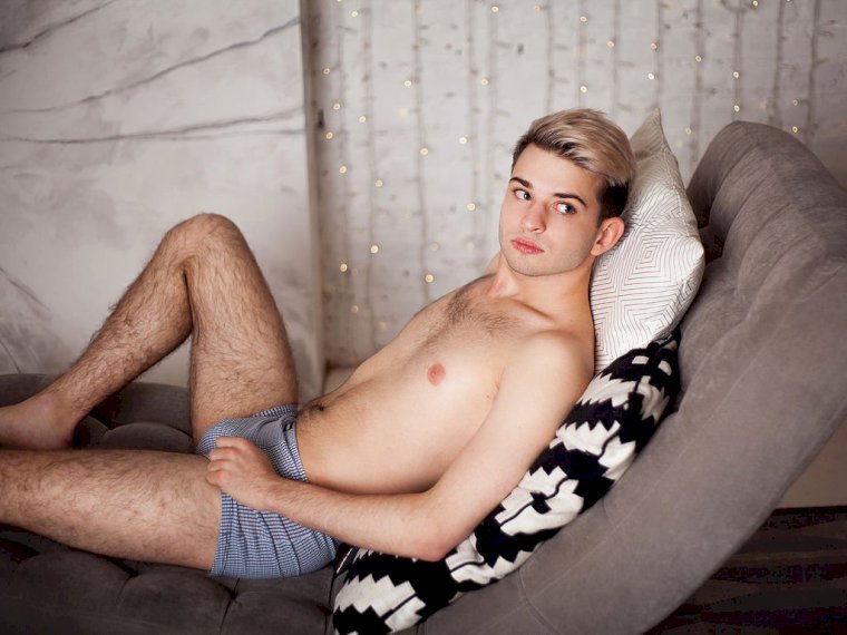 AdamHarris's profile - Image n°0