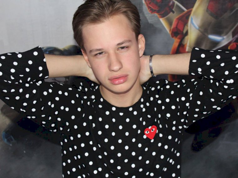 AdamJumbo's profile - Image n°1