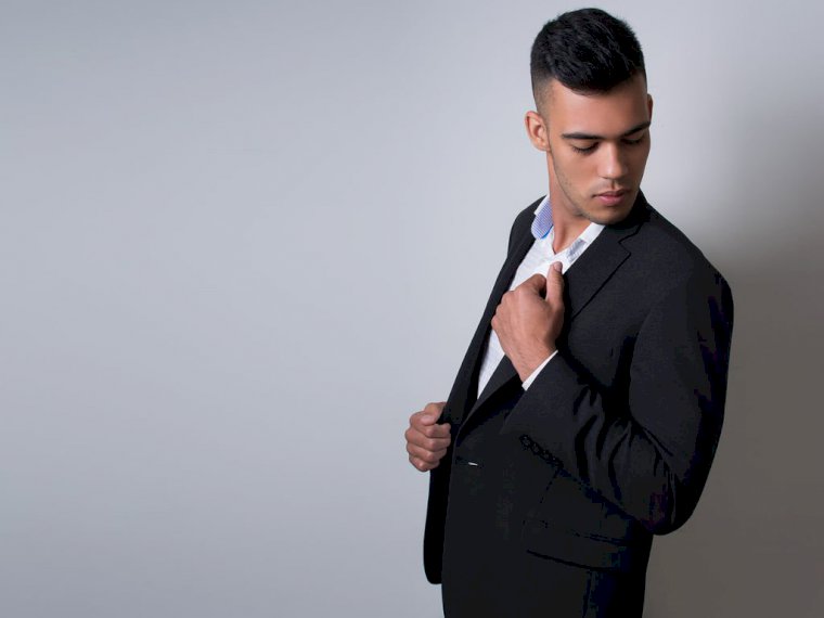 AdamMills's profile - Image n°0