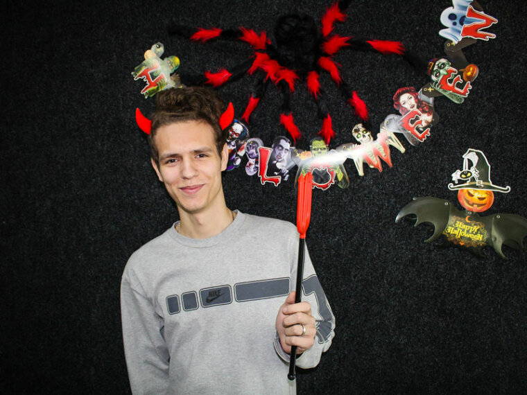 AdamTheodor's profile - Image n°1