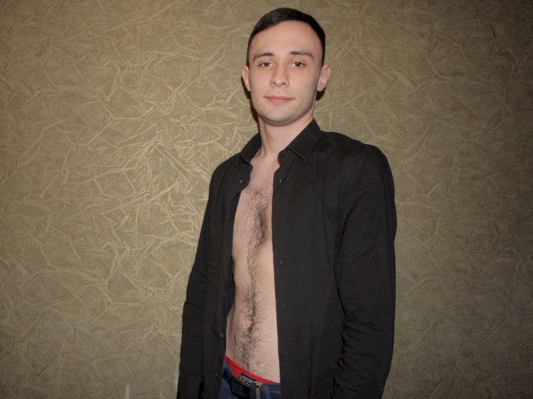 AdamWayne's profile - Image n°1