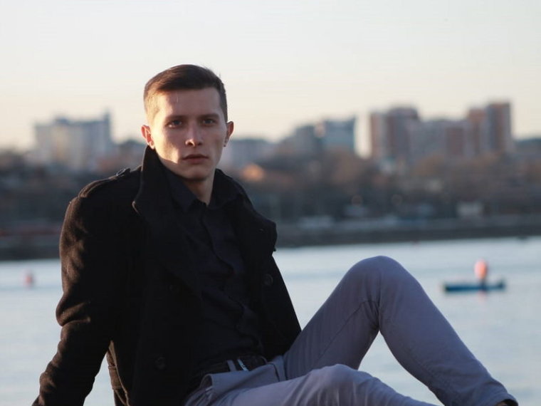 AdamWilson's profile - Image n°0