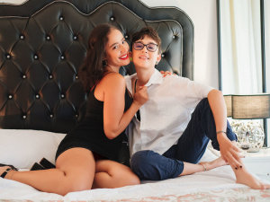 AdeleAndAnni's Sexcam