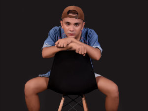 AdonisBenjamin's Sexcam