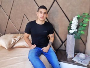 AdonisPozzi's Sexcam