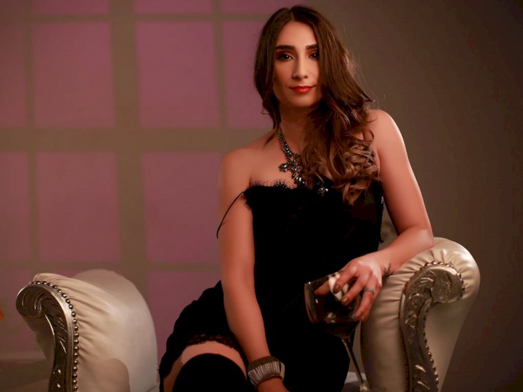 AdoredNoemi's profile - Image n°1