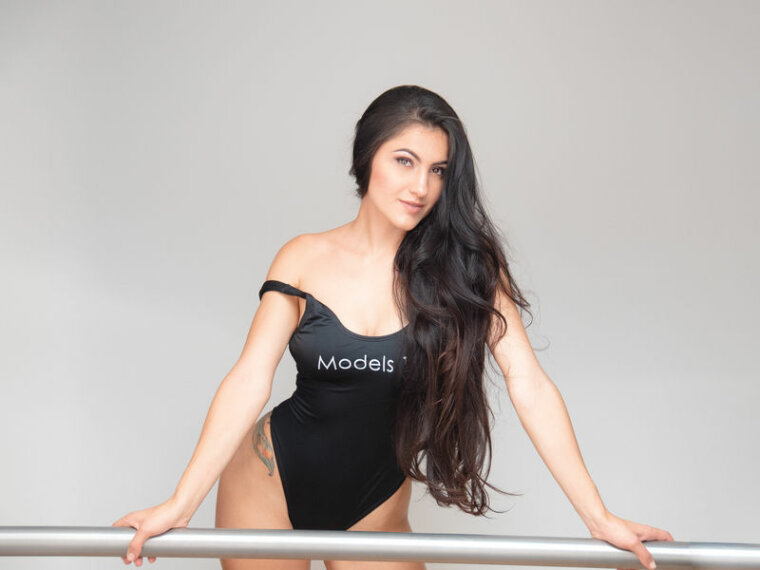 AdrianaDamac's profile - Image n°0