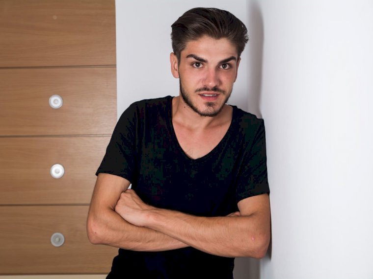 AdrianLee's profile - Image n°0