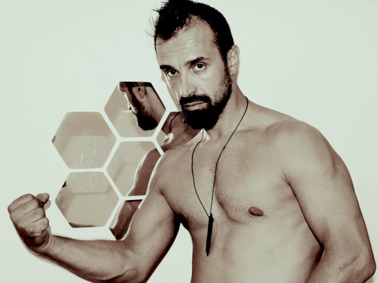 AdrianMasterBDSM's profile - Image n°0