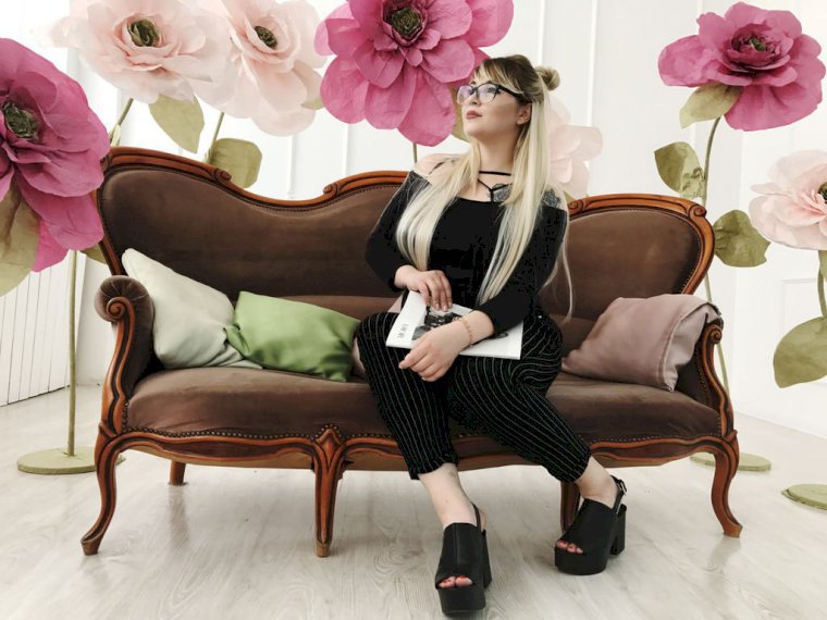 AdriannaKiss's profile - Image n°1