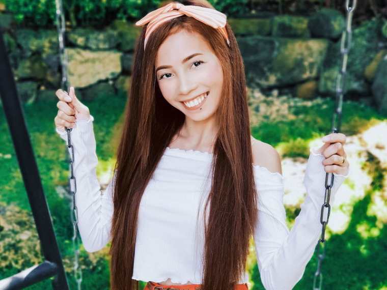 AdrienneParis's profile - Image n°0