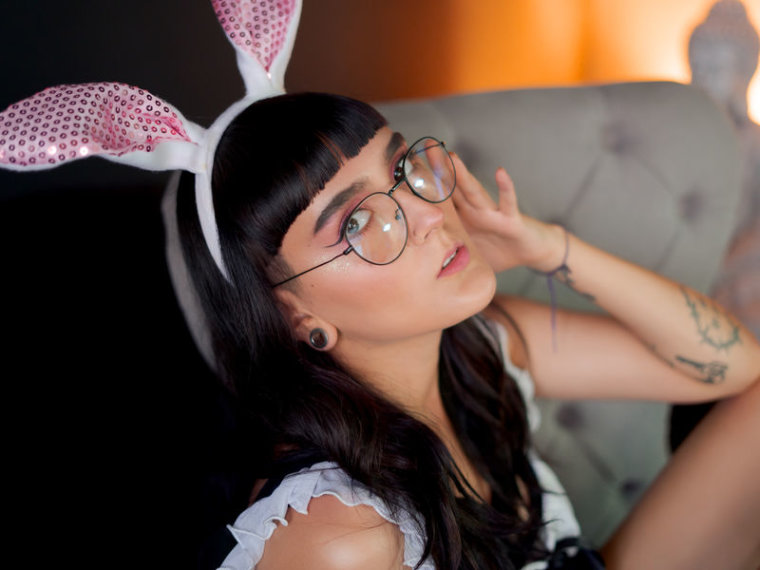 AgathaWest's profile - Image n°0