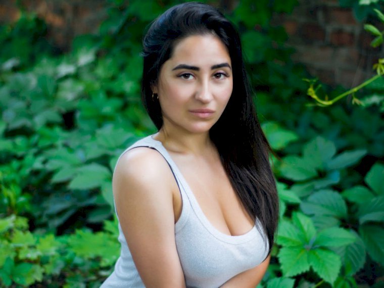 Agrat's profile - Image n°1