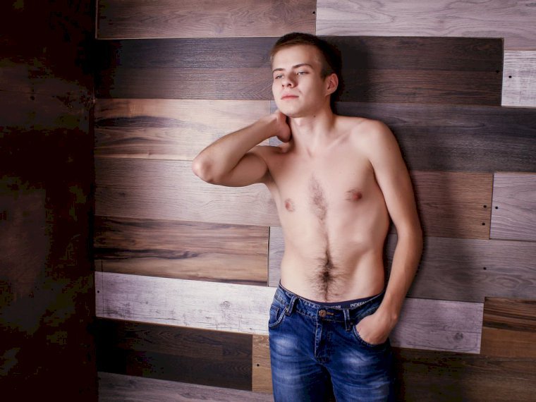 AidenSexyBoy's profile - Image n°1