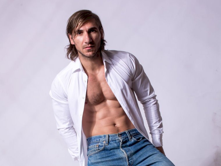 Alessandro22cm's profile - Image n°0