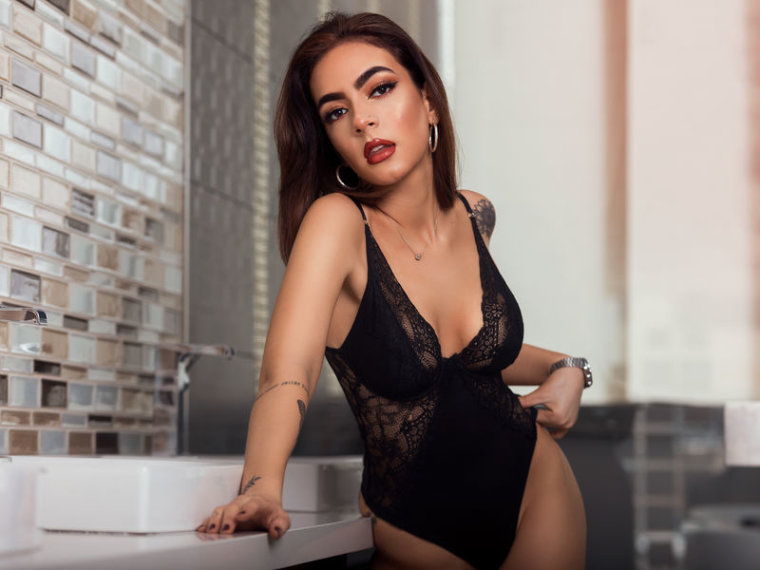 AlessiaCross's profile - Image n°0