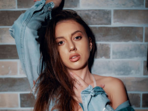 AlexaDecavali's Sexcam