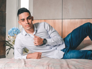 AlexanderLara's Sexcam