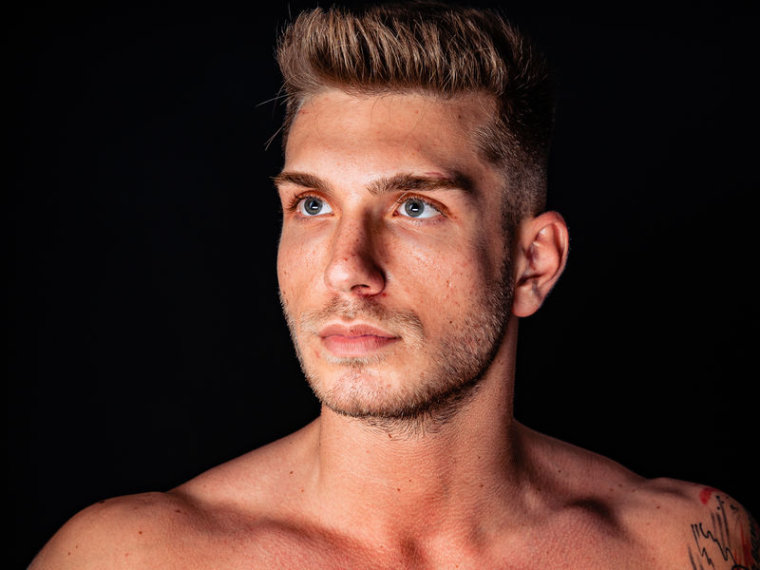 AlexanderViktor's profile - Image n°0