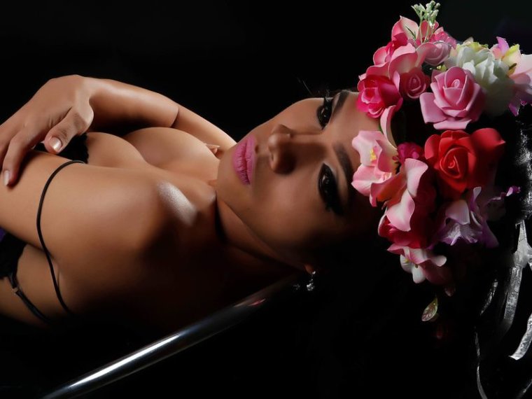 AlexandraBanks's profile - Image n°0