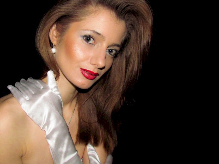 AlexiaVOne's profile - Image n°0