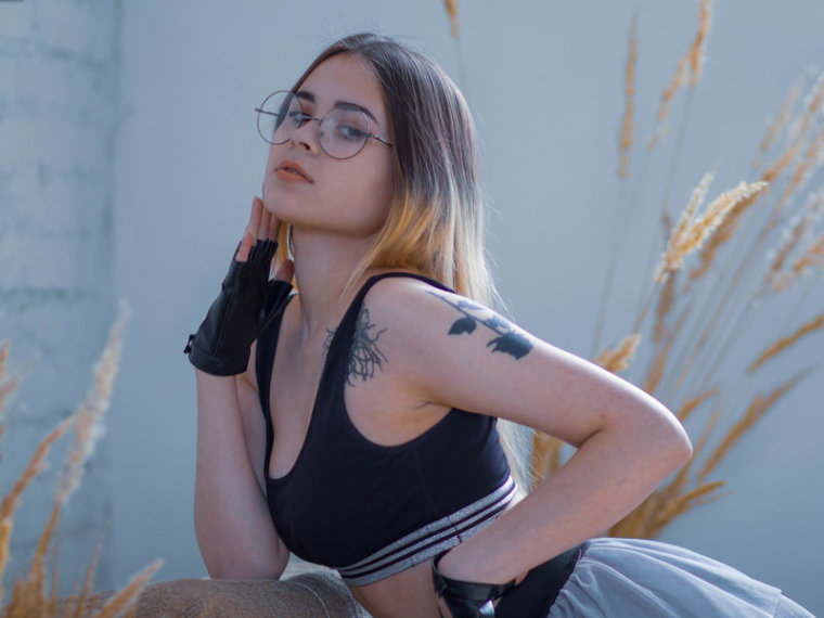AliceDavidson's profile - Image n°0
