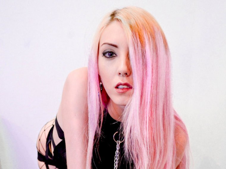 AliceGray's profile - Image n°0