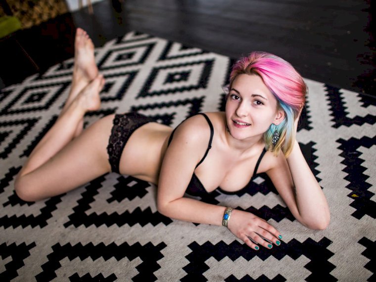 AliceHolly's profile - Image n°0