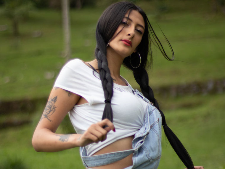 AlisaCollins's profile - Image n°0