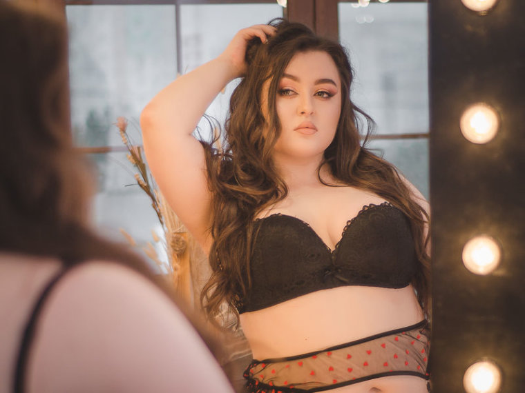 AlisaFreeman's profile - Image n°0