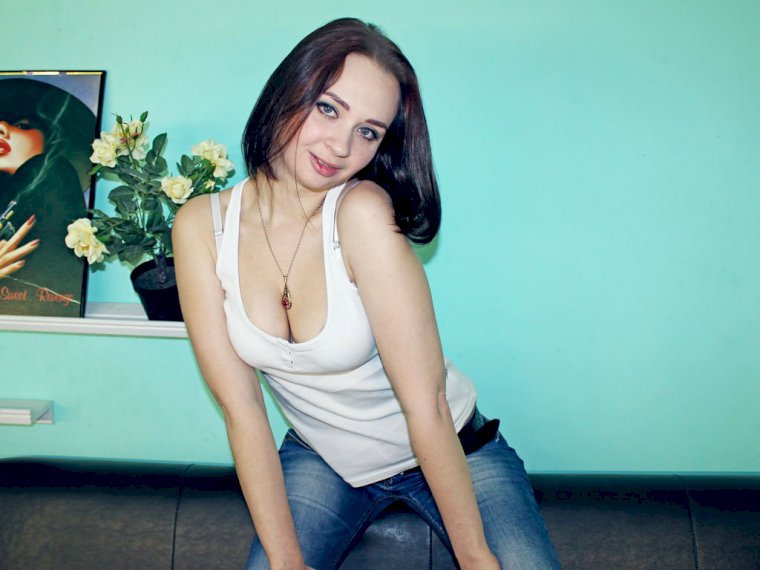 AlisonWest's profile - Image n°1