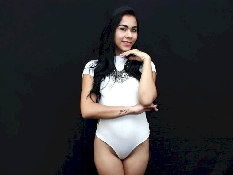 AlissaBorns's profile - Image n°1