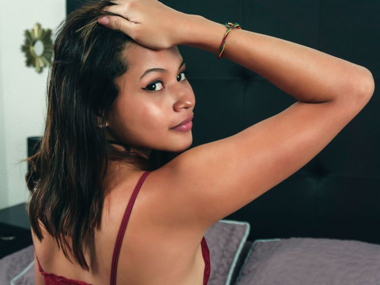 AllisonWayne's profile - Image n°0