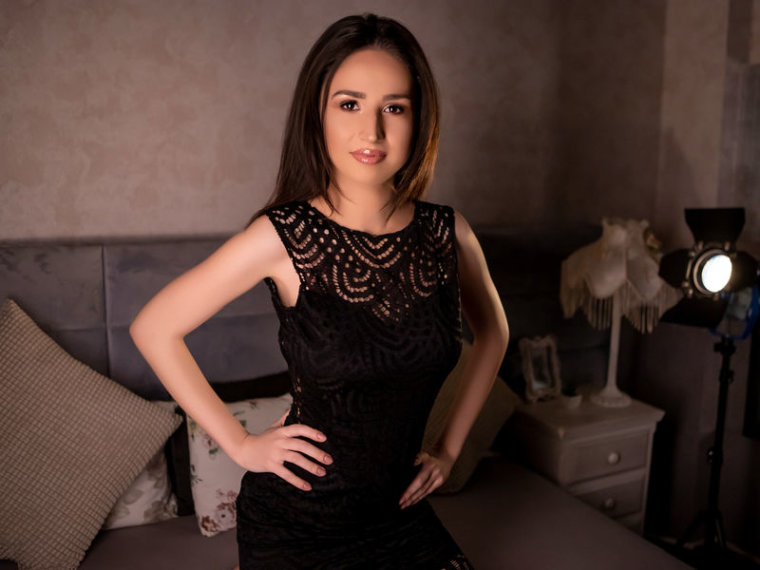 AllyBloom's profile - Image n°0