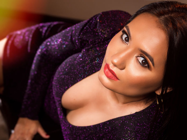 AllySaenz's profile - Image n°0