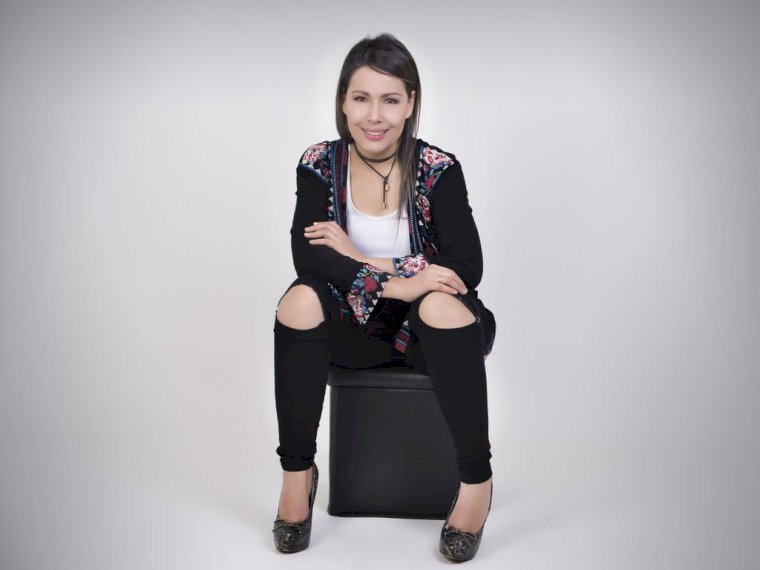AllySanz's profile - Image n°1